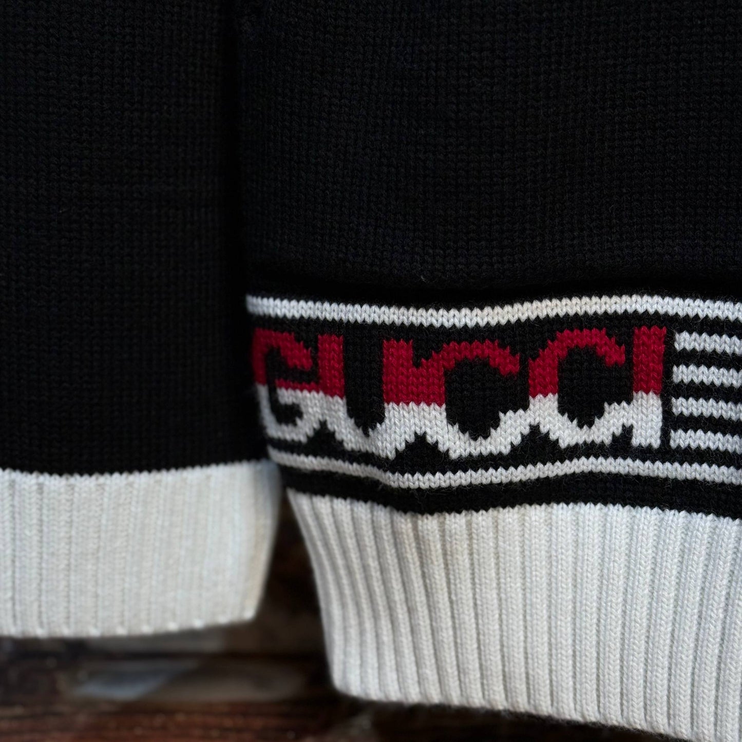 GUCCI KNITTED SWEATER