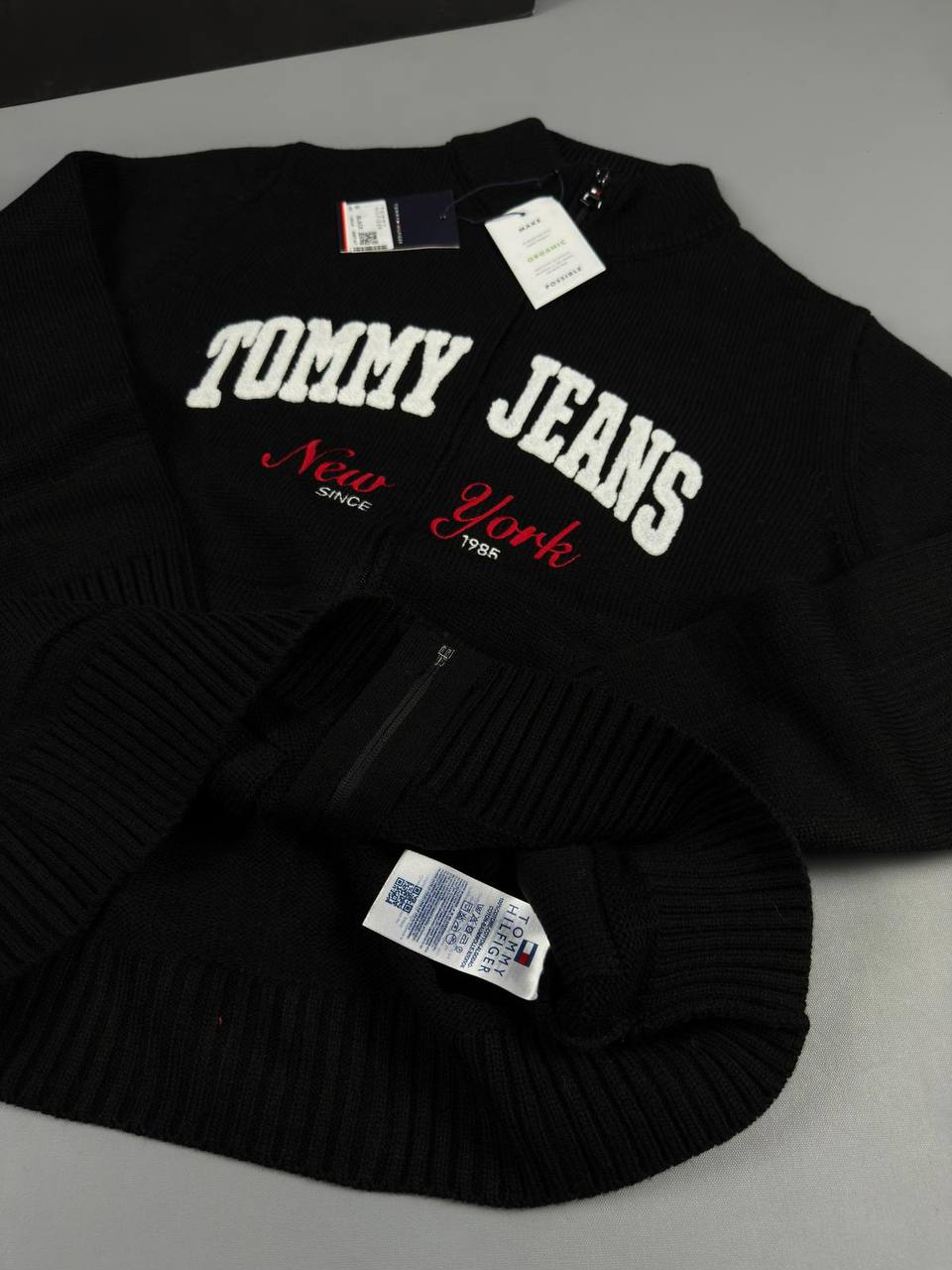 Tommy Jeans Logo Knit Sweater – Black
